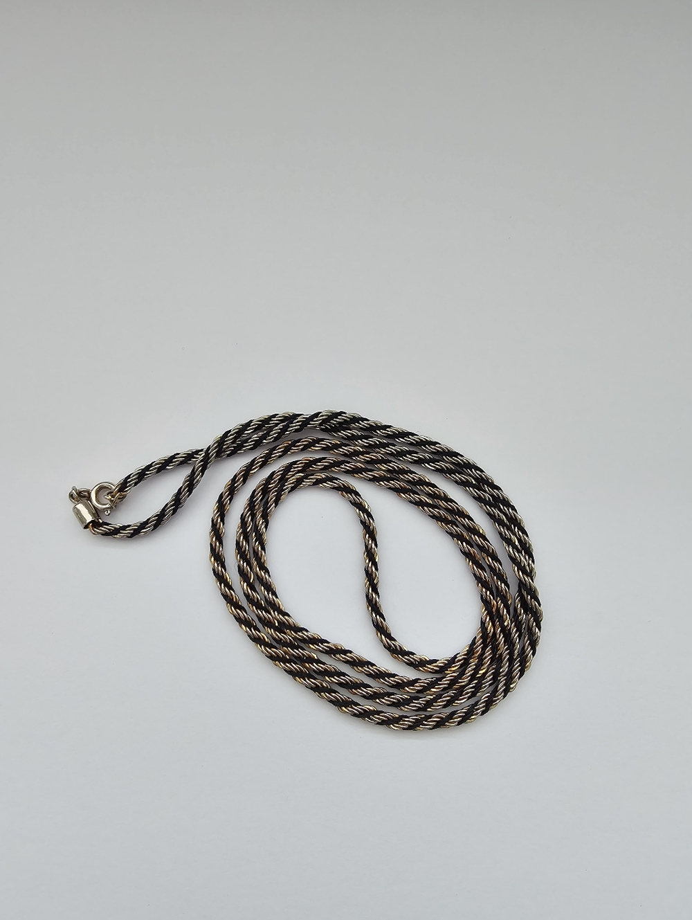 Vintage Two-Tone Twisted Rope Chain Necklace – Gold & Black – Classic 1980s